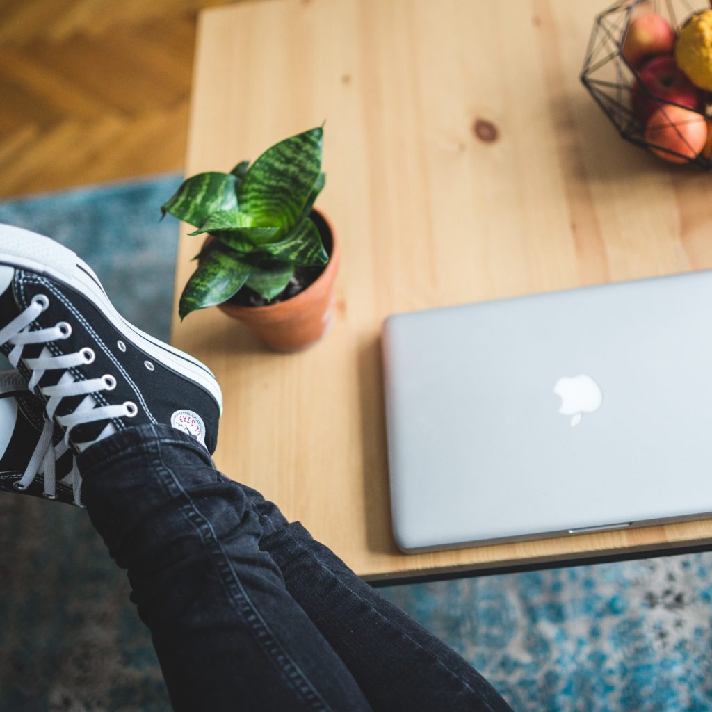Top 10 Passive Income Ideas for Girls on the Go - Savings and Sangria